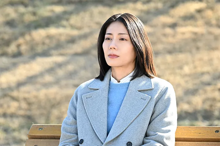 『夫に間違いありません』に出演する松下奈緒さんが写る場面写真