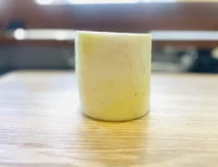 皮つきの大根の写真