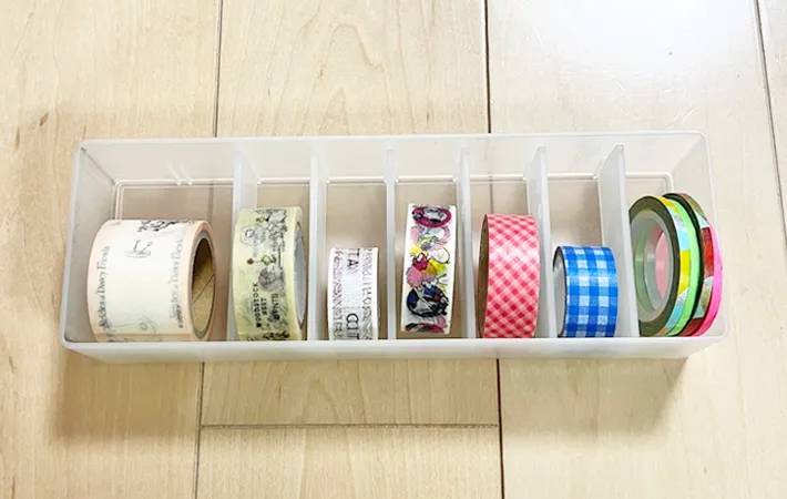 『ポリプロピレンデスク内整理トレー』の使用写真（撮影：Classy Life）