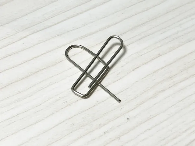 クリップをハート型に曲げた状態（撮影：grapeライフハック編集部）