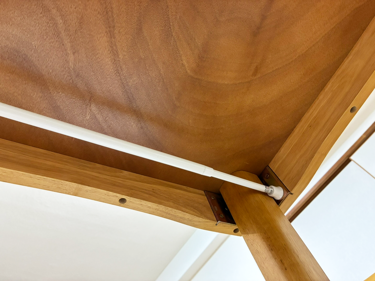 つっぱり棒の活用写真（撮影：grapeライフハック編集部）