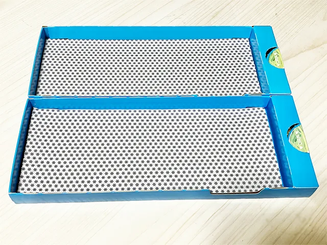 キリの空き箱の引きだし部分を並べた場面（撮影：grapeライフハック編集部）