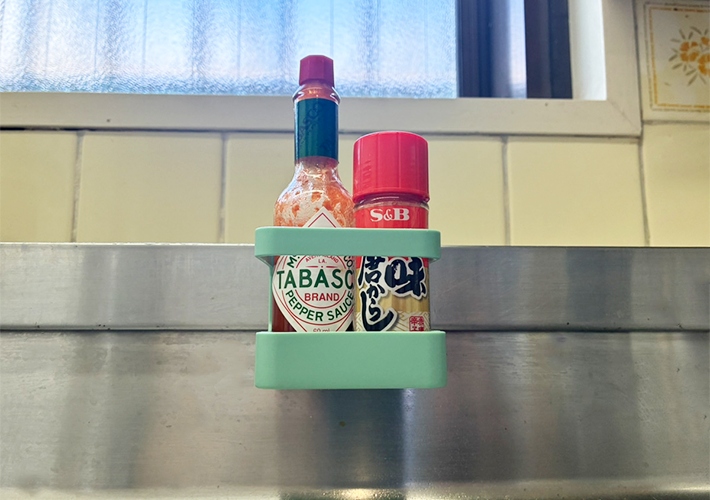 マグネット傘立ての活用写真（撮影：grapeライフハック編集部）