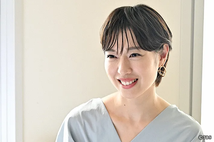 『リブート』に出演する戸田恵梨香さんが写る場面写真