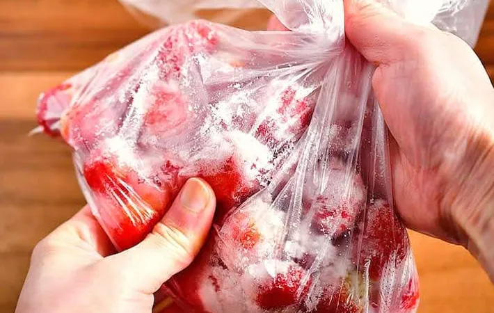 『時短イチゴジャム』を作る写真（撮影：小泉明代）