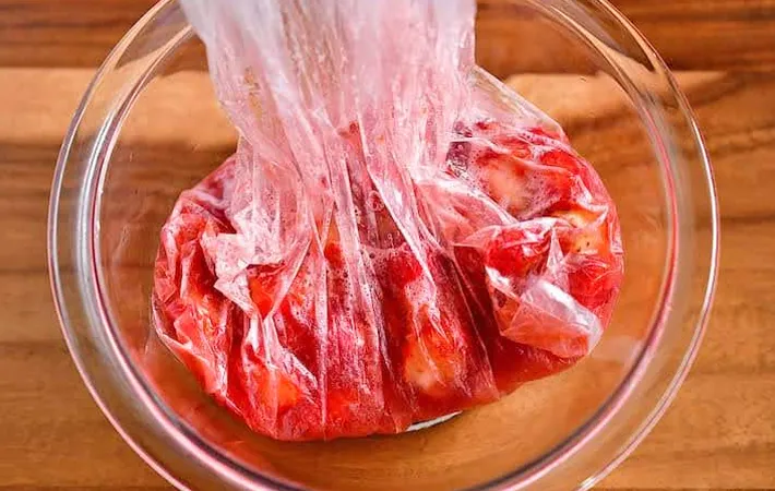 『時短イチゴジャム』を作る写真（撮影：小泉明代）