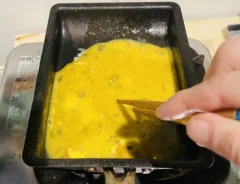 玉子焼き器で作るホットサンドの写真(画像提供:沖多恵子)