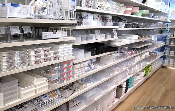 収納ケースの売り場の写真