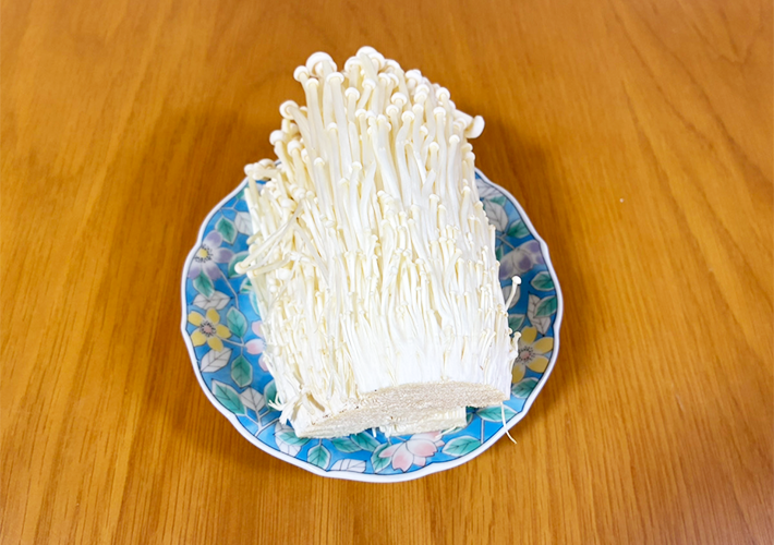 エノキの写真（撮影：grapeフード編集部）