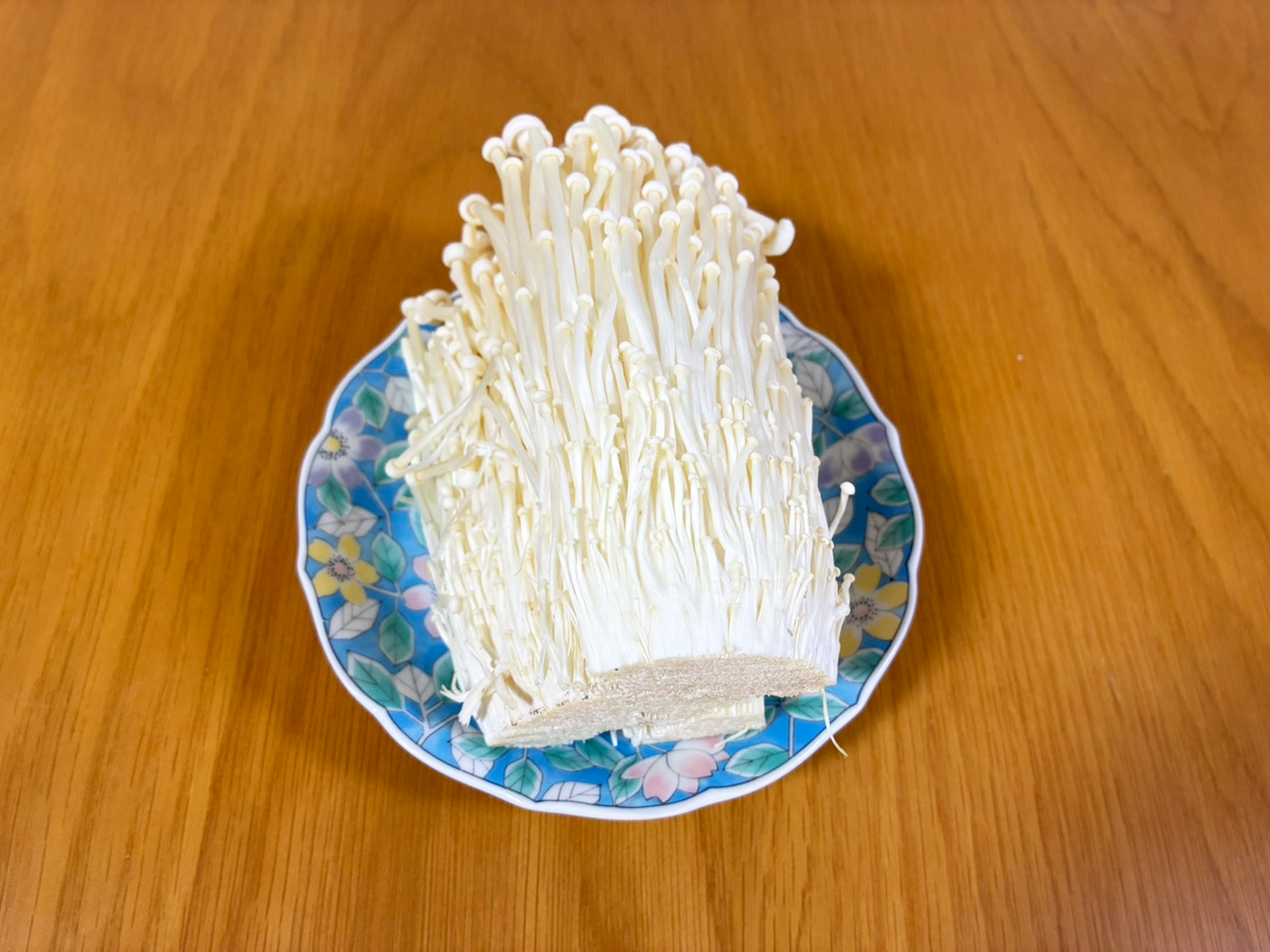 エノキの写真（撮影：grapeフード編集部）