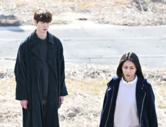 『夫に間違いありません』に出演する松下奈緒さんと宮沢氷魚さんが写る場面写真