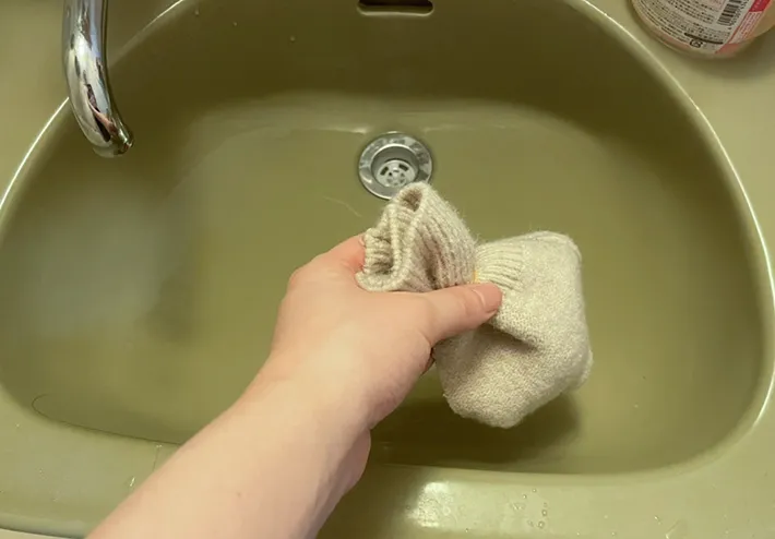 洗面台の掃除に使う写真（撮影：grapeライフハック編集部）