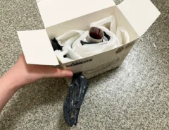 マスクの空き箱にビニール袋を入れた写真（撮影：grapeライフハック編集部）