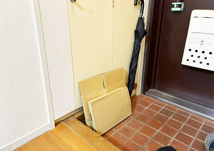 ダンボールの写真（撮影：grapeライフハック編集部）