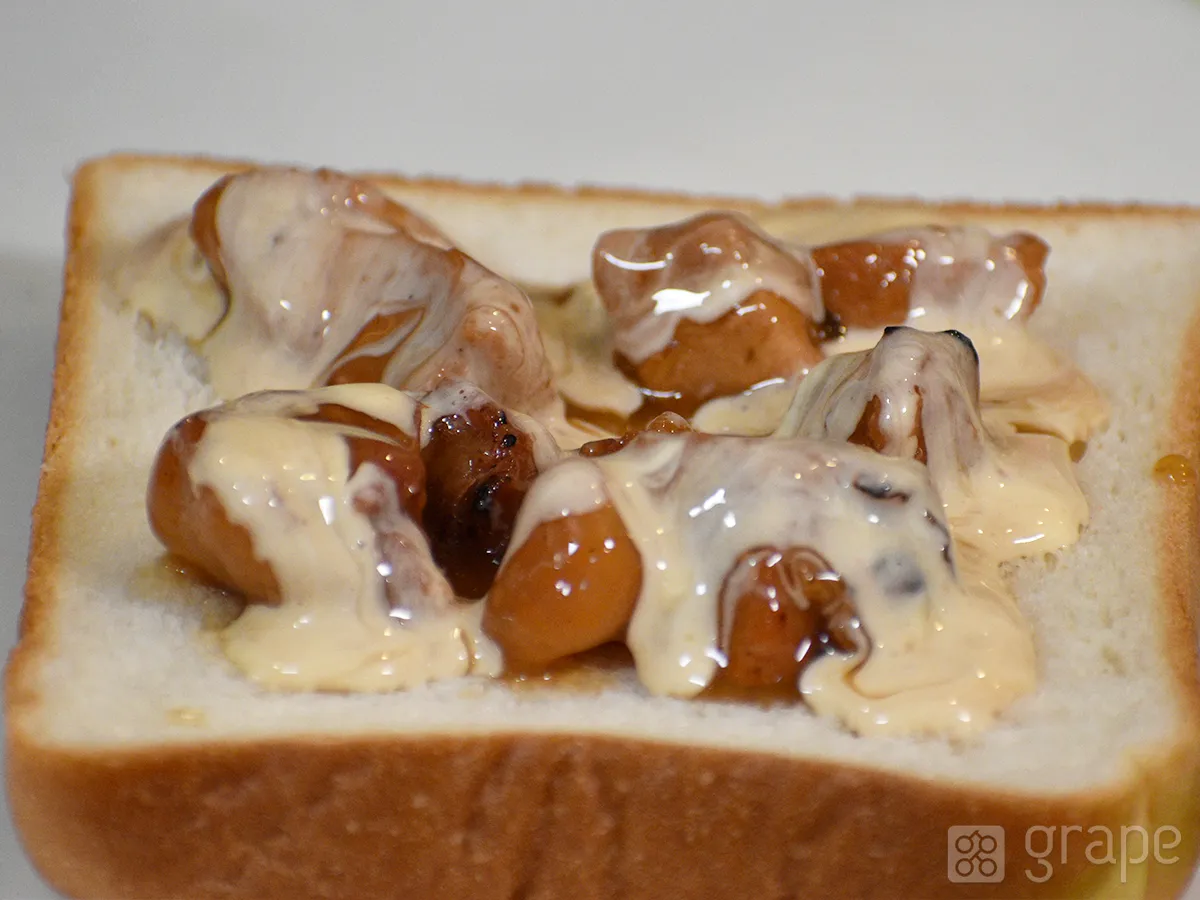 『テリヤキマヨトースト』の作り方(撮影:grape芸能編集部)