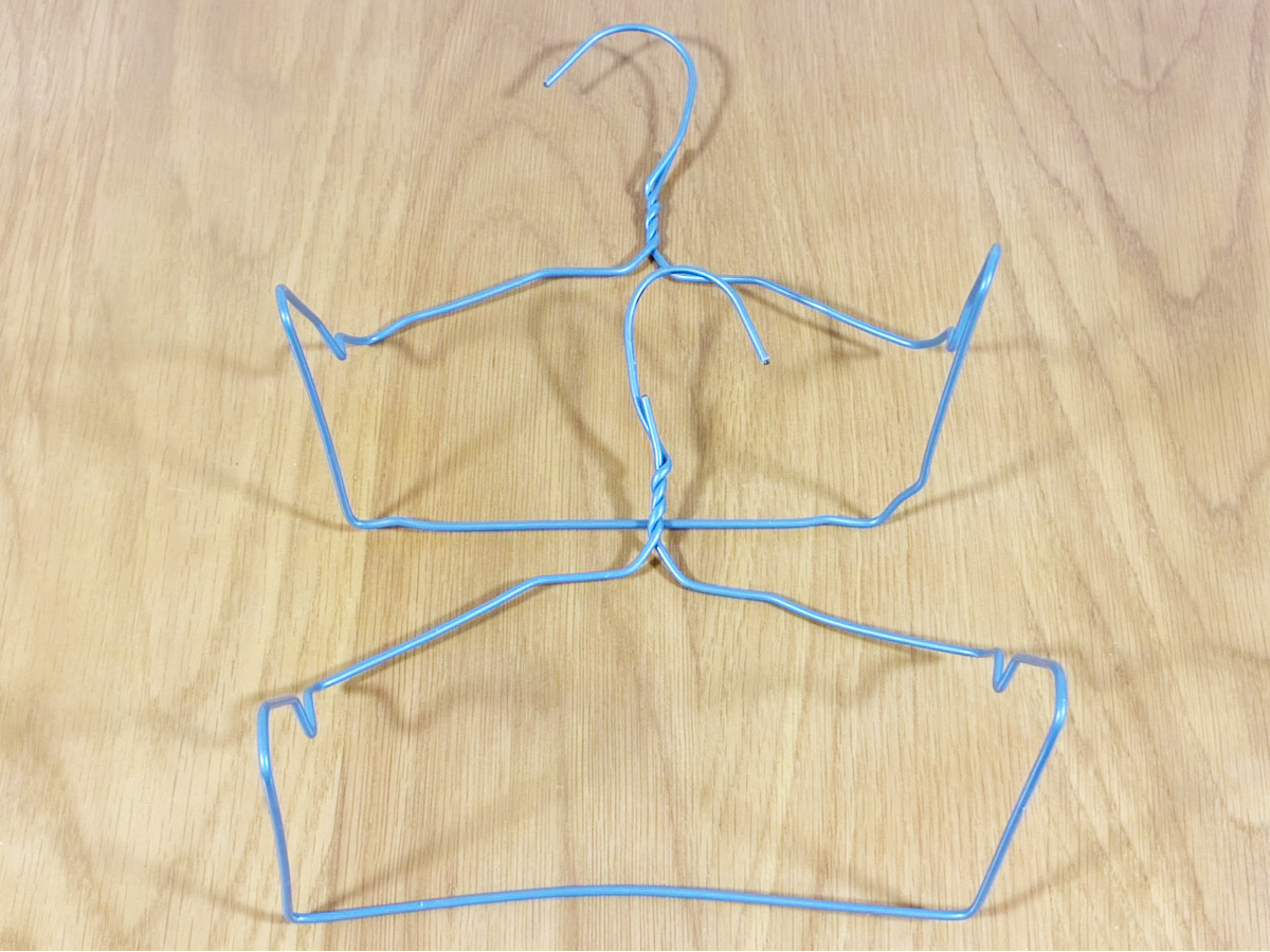 針金ハンガーの活用写真（撮影：grapeライフハック編集部）