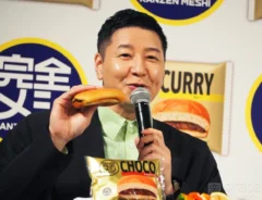 『完全メシ』のフルラインアップ戦略発表会および新商品試食会に出席した『チョコレートプラネット』の長田庄平さん（撮影：grape芸能編集部）