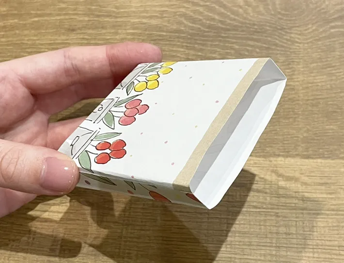 2枚のメモを引っつけた写真（撮影：grapeライフハック編集部）