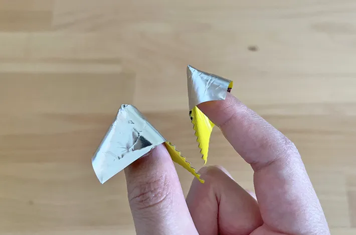 パッケージ袋で作った指カバーの写真（撮影：grapeフード編集部）