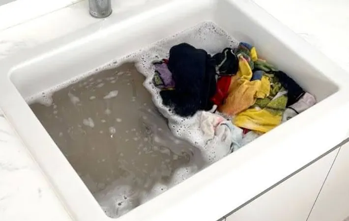 『つけ置き洗いした衣類』の写真（撮影：Heulie）