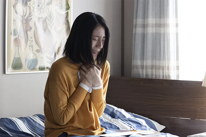 『夫に間違いありません』に出演する松下奈緒さんが写る場面写真