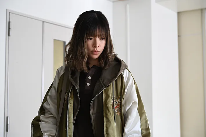 『夫に間違いありません』に出演する桜井ユキさんが写る場面写真