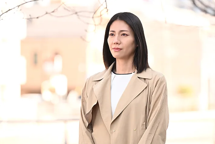 『夫に間違いありません』に出演する松下奈緒さんが写る場面写真