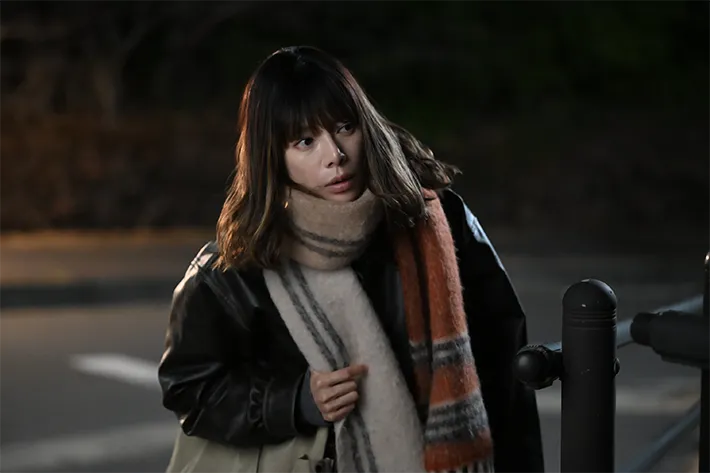 『夫に間違いありません』に出演する桜井ユキさんが写る場面写真