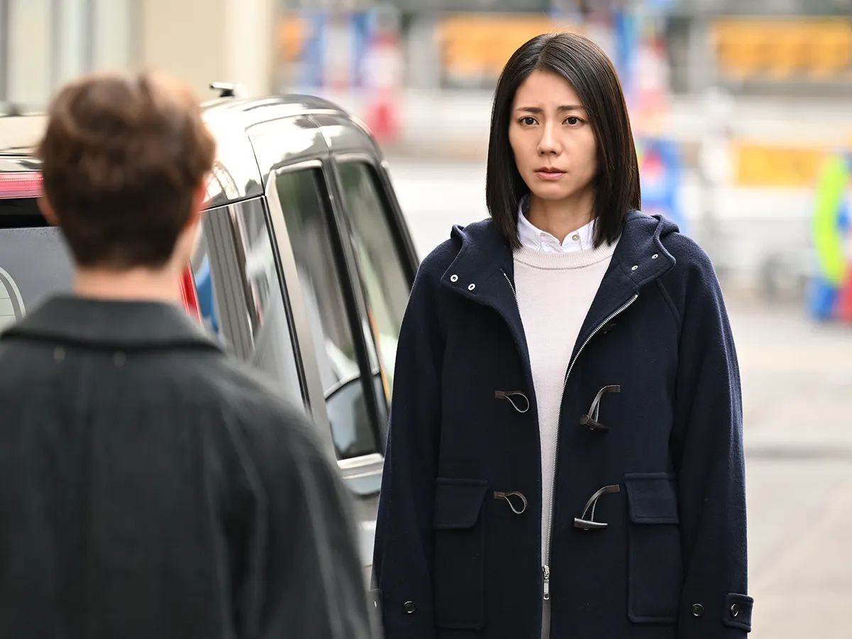 『夫に間違いありません』に出演する松下奈緒さんが写る場面写真