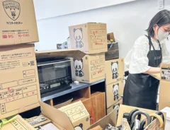 引っ越しの作業をする女性の写真（撮影：Classy Life）