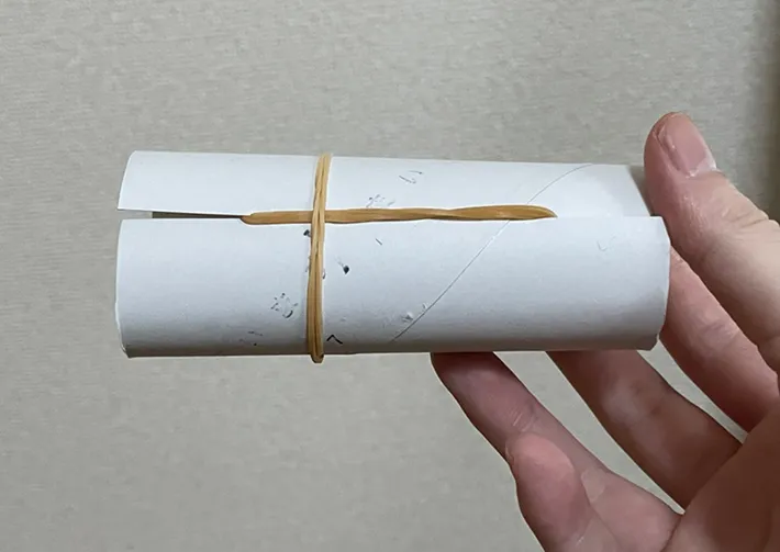 輪ゴムを重ねる写真（撮影：grapeライフハック編集部）