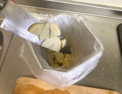 「これ、よくあるゴミ捨てホルダーでしょ？」アイラップを中に入れると…「あまりの便利さに驚いた！」