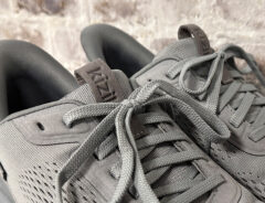 「こんな靴、見たことない!」「だってヒールが変じゃない?」 かかとを踏み潰しても平気な『KIZIK(キジック)』の快適シューズは「すげえ便利!」