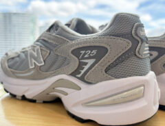 「軽いしめっちゃ歩きやすい！」「テーマパーク行く時はこれ履く」ニューバランス『725』のかっこよさに「一目惚れした！」