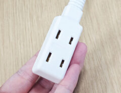 「大きい電源タップ、いらないかも」　エレコムの10cmモデルに「外出時の必需品」「もう1個買おうかな」