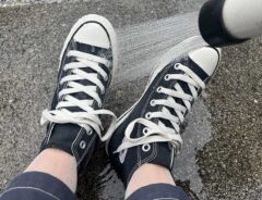 「もう天気で靴を選ばない」「土砂降りでも靴下が濡れない」 コンバースの定番オールスターの防水モデルが「長靴より断然イイ!」と大人気