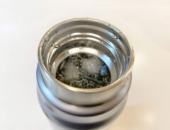 「それ、買い替えのサイン出ているかも」10年越えで愛用中『サーモス』の水筒に熱湯を注ぐと…「もう寿命だったのか」