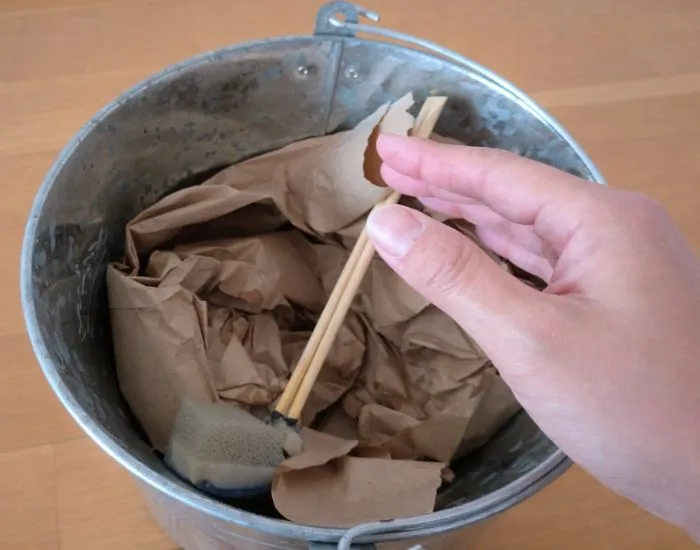 割り箸スポンジの掃除道具（撮影：grapeライフハック編集部）
