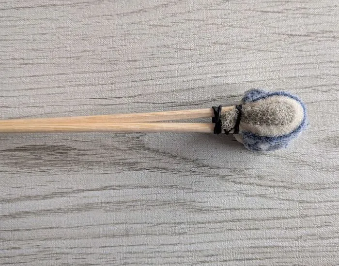 トイレ用の割り箸スポンジ（撮影：grapeライフハック編集部）