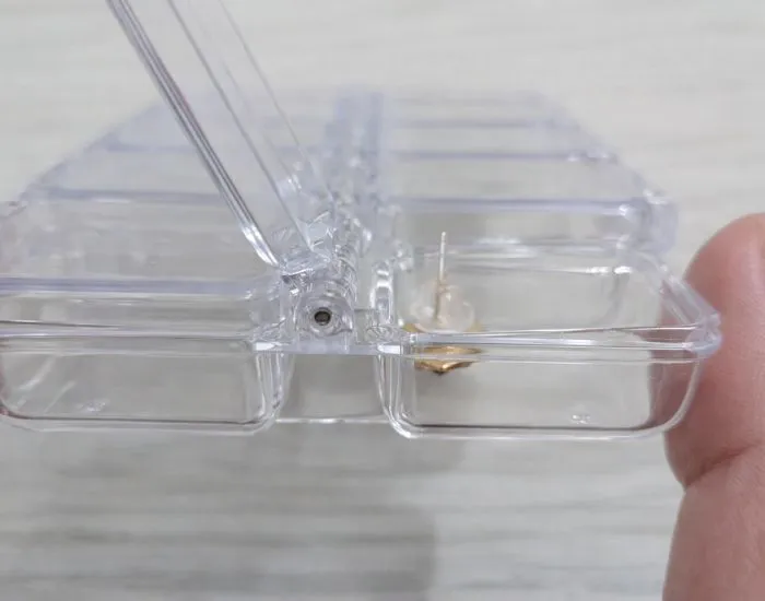 ピルケースとの比較（撮影：grapeライフハック編集部）