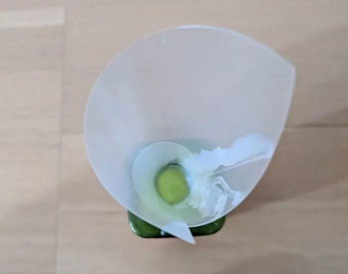 液面が見えるクリアファイルじょうご