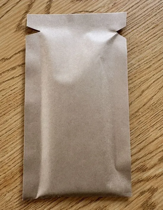 茶封筒で作ったラッピングバッグ（撮影：grapeライフハック編集部）