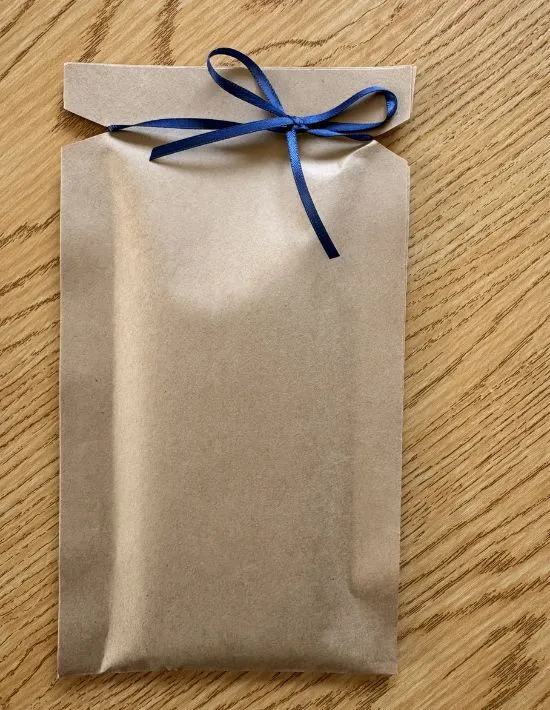 リボンを巻いた様子（撮影：grapeライフハック編集部）