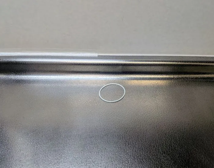 輪ゴムを置いた様子（撮影：grapeライフハック編集部）