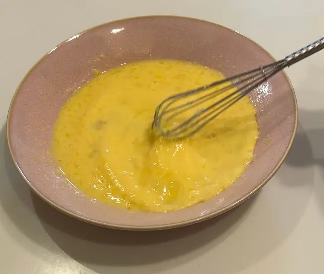 材料を混ぜ合わせた様子（撮影：grapeフード編集部）