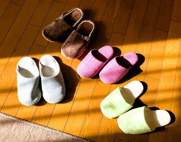 複数のスリッパ
