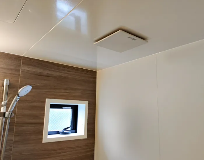 天井に設置された換気扇