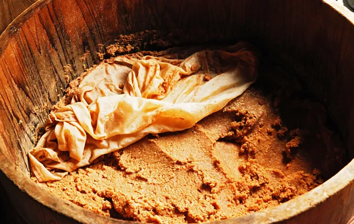 手作り味噌にカビが生える原因：空気に触れたため