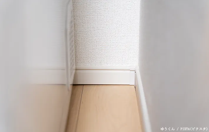 冷蔵庫横にスペースを作る写真