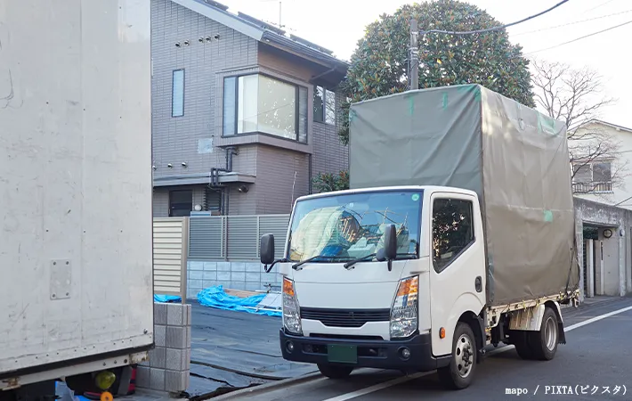 引っ越しトラックの写真